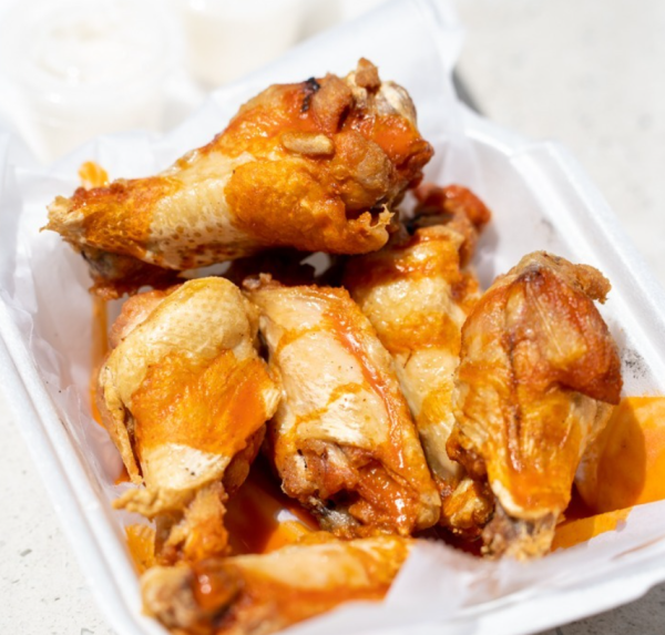 the best buffalo hot chicken wings in san diego